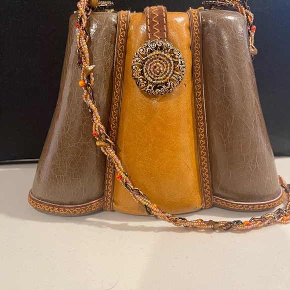 Mary Frances evening bag with magnetic closure & beaded chain - Picture 3 of 4